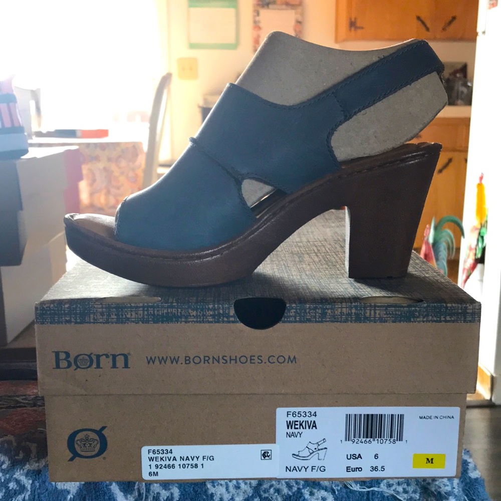 BORN Wekiva Navy Open Toe Heels Sz 6